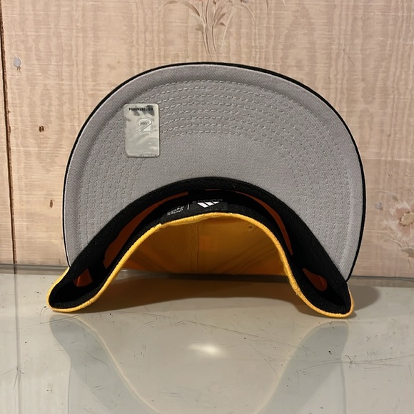 Pittsburgh Penguins 2024 Adidas Flexfit Hat S/M-New - Picture 3 of 3
